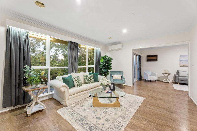 Photo - 5 Ellen Court, Burwood VIC 3125 - Image 2