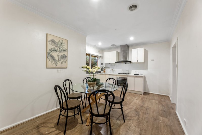 Photo - 5 Ellen Court, Burwood VIC 3125 - Image 5