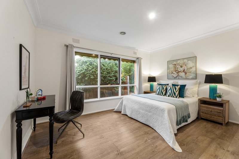 Photo - 5 Ellen Court, Burwood VIC 3125 - Image 7