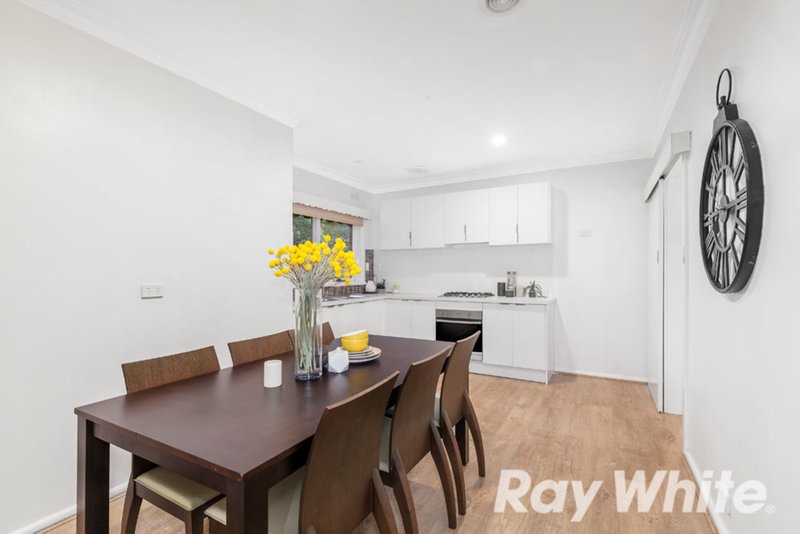 Photo - 5 Ellen Court, Burwood VIC 3125 - Image 5