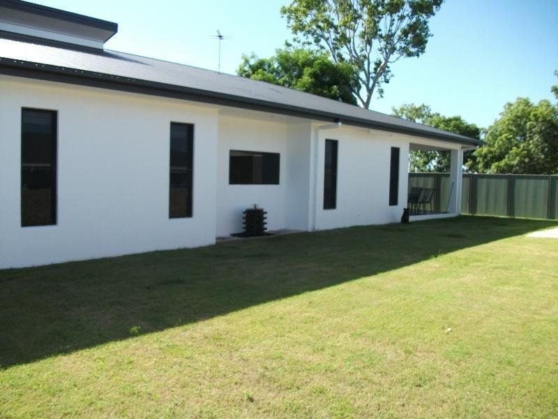 Photo - 5 Ellendale St , Mount Low QLD 4818 - Image 10