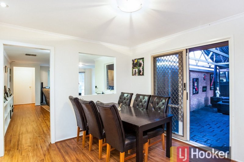 Photo - 5 Ellindale Close, Hampton Park VIC 3976 - Image 5