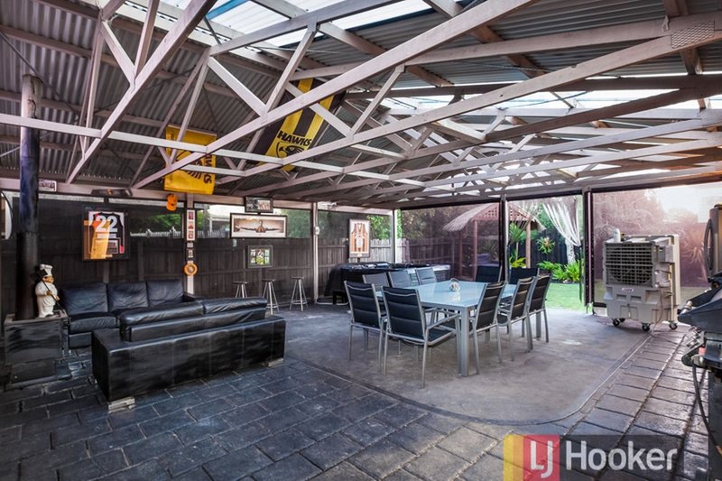 Photo - 5 Ellindale Close, Hampton Park VIC 3976 - Image 11