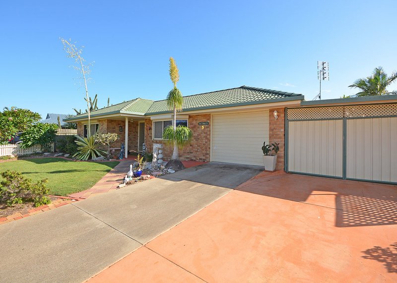 Photo - 5 Elliot Court, Eli Waters QLD 4655 - Image 2