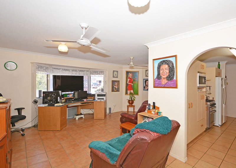 Photo - 5 Elliot Court, Eli Waters QLD 4655 - Image 5