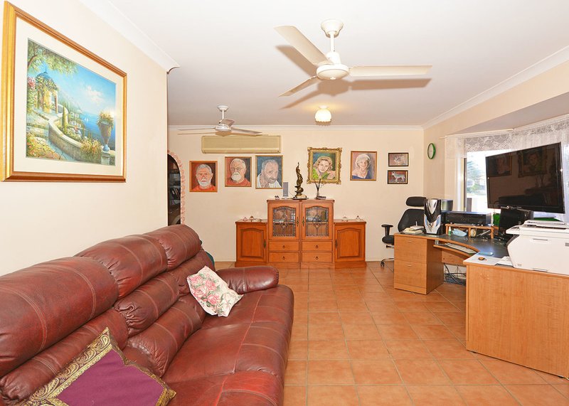 Photo - 5 Elliot Court, Eli Waters QLD 4655 - Image 6