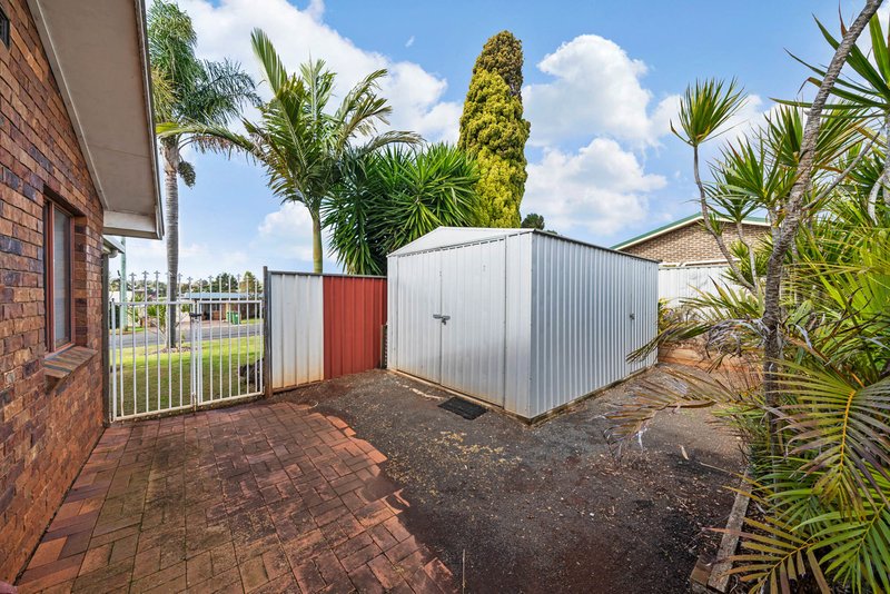 Photo - 5 Elliott Street, Kearneys Spring QLD 4350 - Image 15