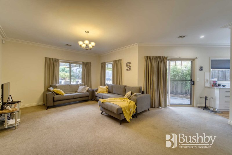 Photo - 5 Elphinwood Square, Newstead TAS 7250 - Image 6