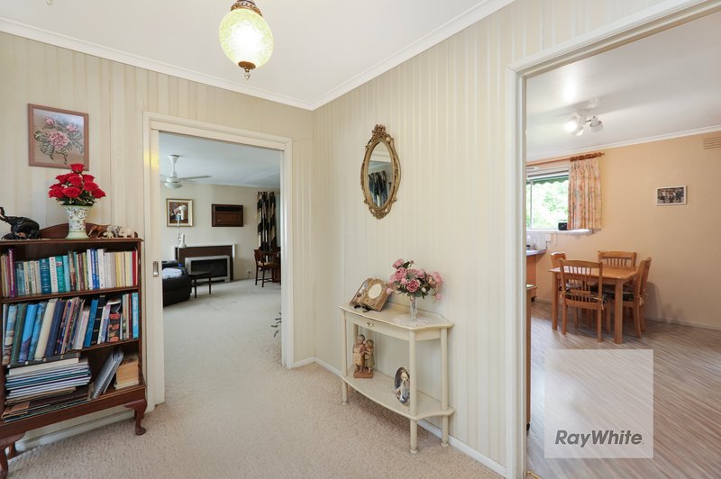 Photo - 5 Elvin Close, Gladstone Park VIC 3043 - Image 3