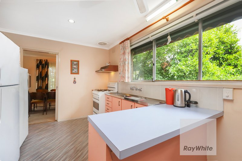 Photo - 5 Elvin Close, Gladstone Park VIC 3043 - Image 7