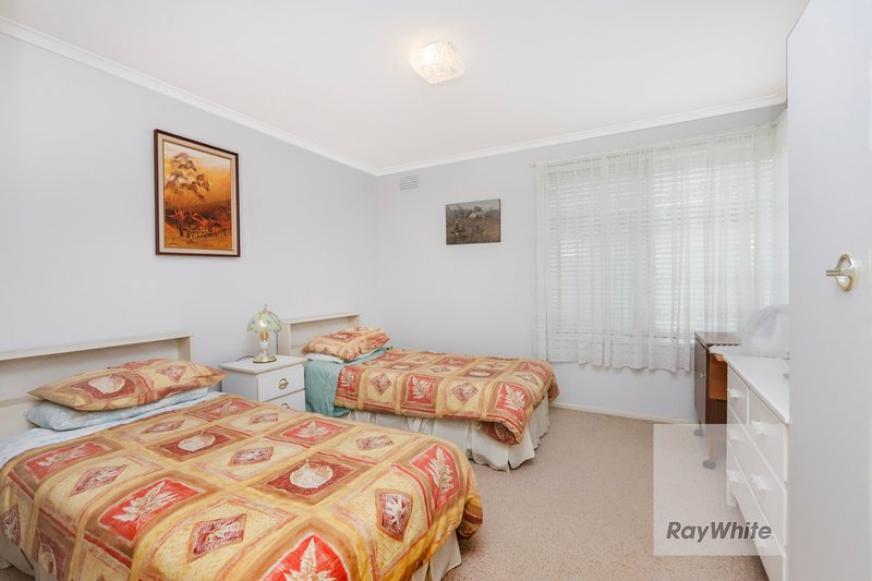 Photo - 5 Elvin Close, Gladstone Park VIC 3043 - Image 12