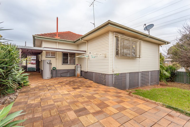 Photo - 5 Elworthy Street, Harlaxton QLD 4350 - Image 7