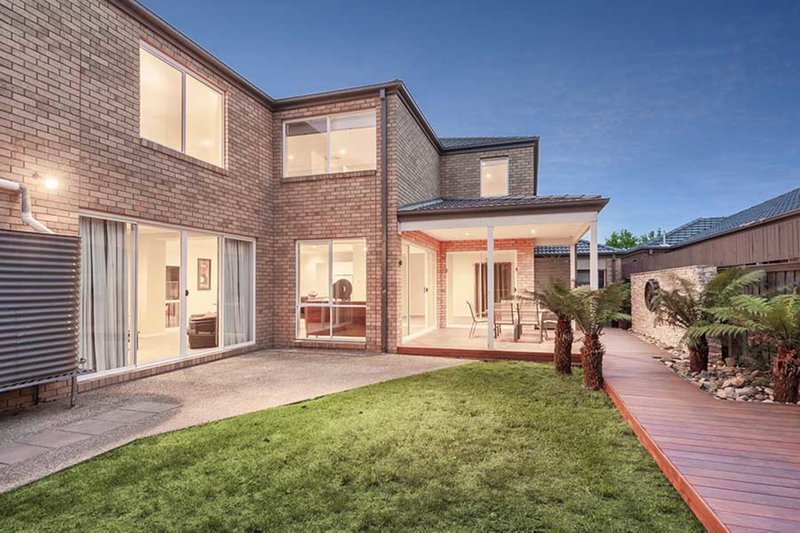 Photo - 5 Emerdale Place, Craigieburn VIC 3064 - Image 10