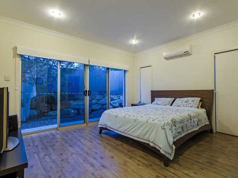 Photo - 5 Emerson Drive, Bonogin QLD 4213 - Image 10