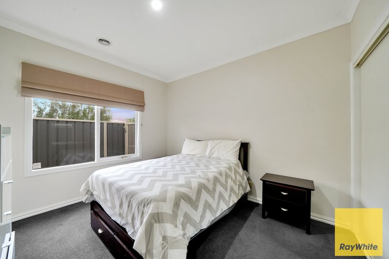 Photo - 5 Empire Drive, Hoppers Crossing VIC 3029 - Image 14