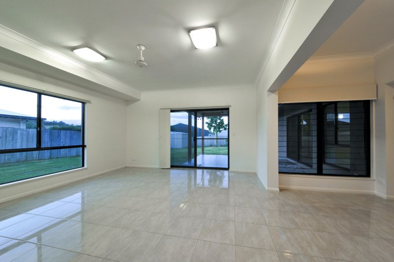 Photo - 5 Endeavour Circuit, Cannonvale QLD 4802 - Image 7