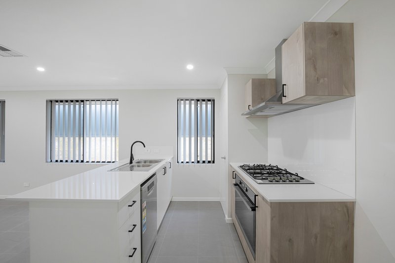 Photo - 5 Epidote Road, Treeby WA 6164 - Image 3