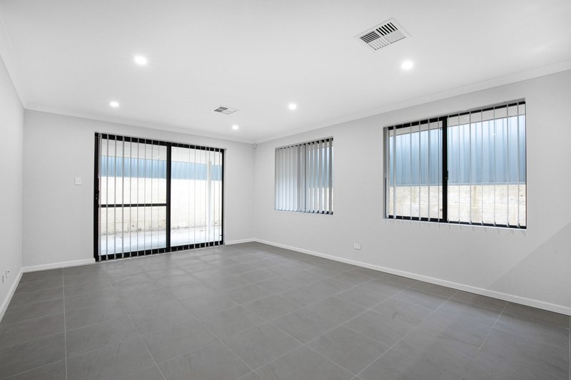Photo - 5 Epidote Road, Treeby WA 6164 - Image 5