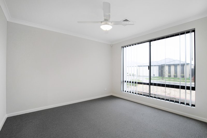 Photo - 5 Epidote Road, Treeby WA 6164 - Image 6