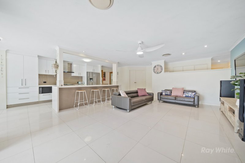 Photo - 5 Essex Close, Springwood QLD 4127 - Image 11