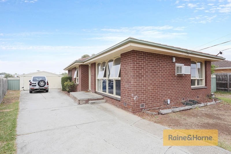 5 Essex Drive, Melton VIC 3337