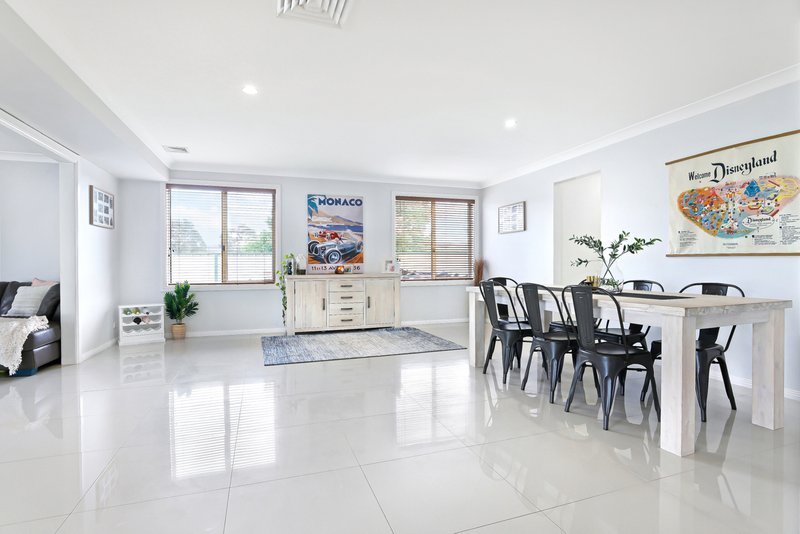 Photo - 5 Esson Place, Glenmore Park NSW 2745 - Image 3