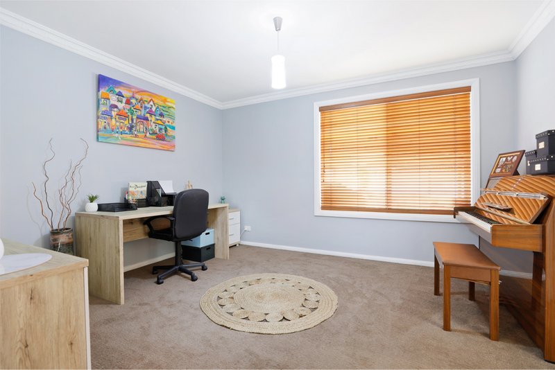 Photo - 5 Esson Place, Glenmore Park NSW 2745 - Image 12