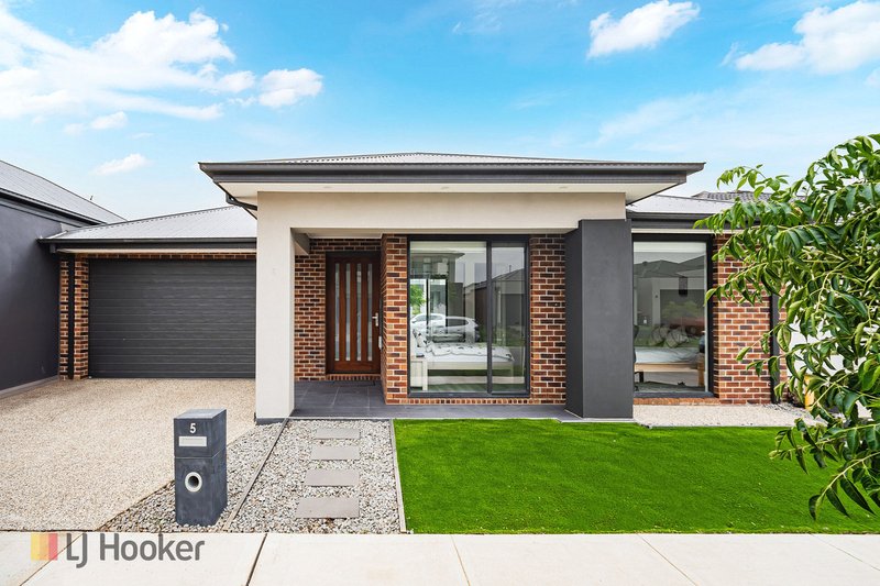 Photo - 5 Eulinga Street, Mickleham VIC 3064 - Image 1