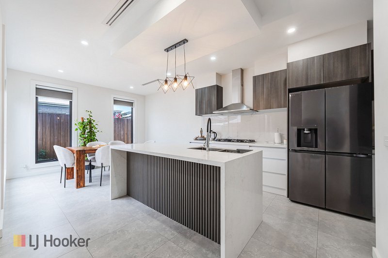 Photo - 5 Eulinga Street, Mickleham VIC 3064 - Image 4