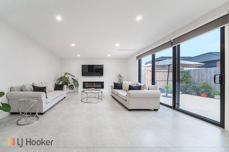 Photo - 5 Eulinga Street, Mickleham VIC 3064 - Image 5