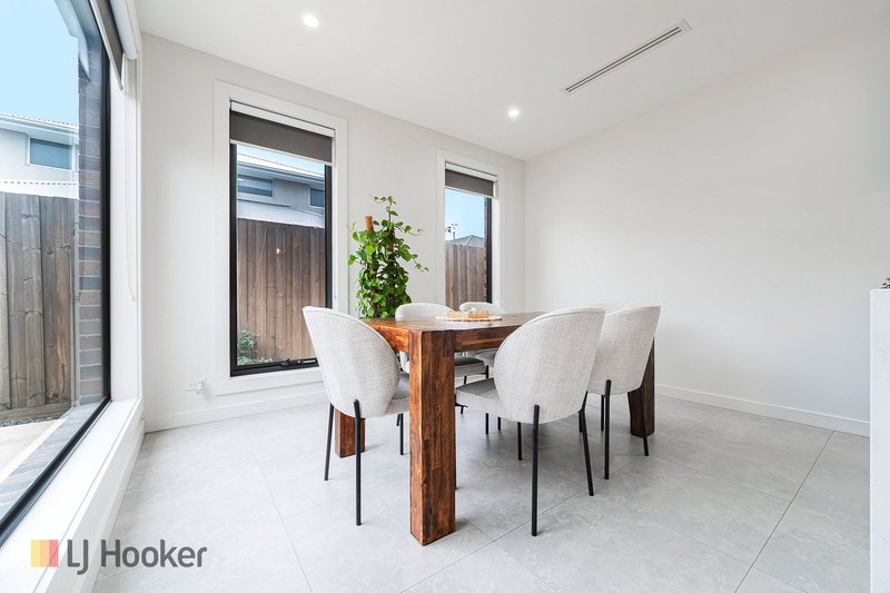 Photo - 5 Eulinga Street, Mickleham VIC 3064 - Image 7