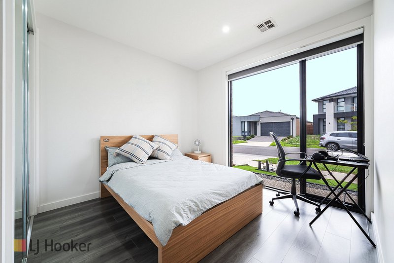 Photo - 5 Eulinga Street, Mickleham VIC 3064 - Image 11
