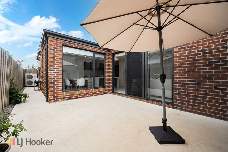 Photo - 5 Eulinga Street, Mickleham VIC 3064 - Image 16