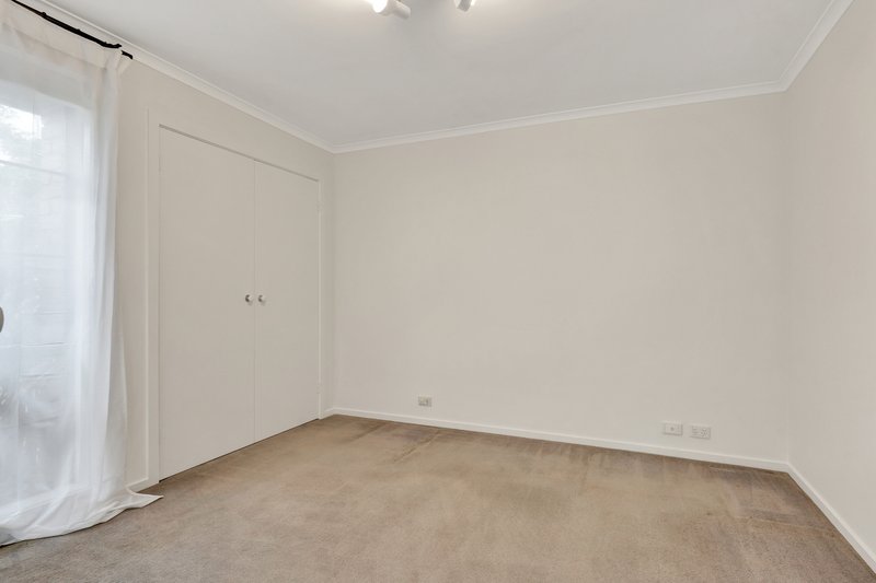 Photo - 5 Euroa Place, Hoppers Crossing VIC 3029 - Image 6