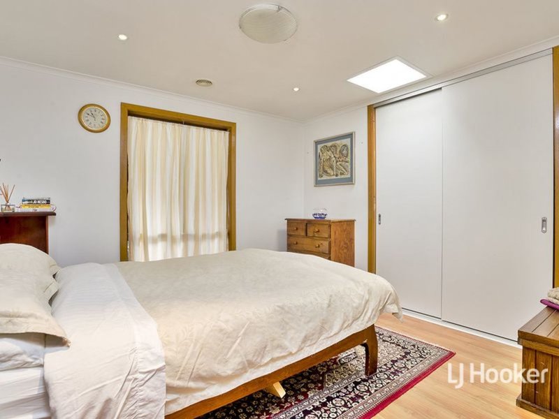 Photo - 5 Eva Court, Seabrook VIC 3028 - Image 5