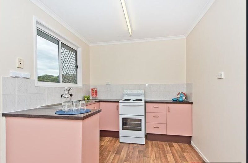 Photo - 5 Eveshan Road, Deception Bay QLD 4508 - Image 2