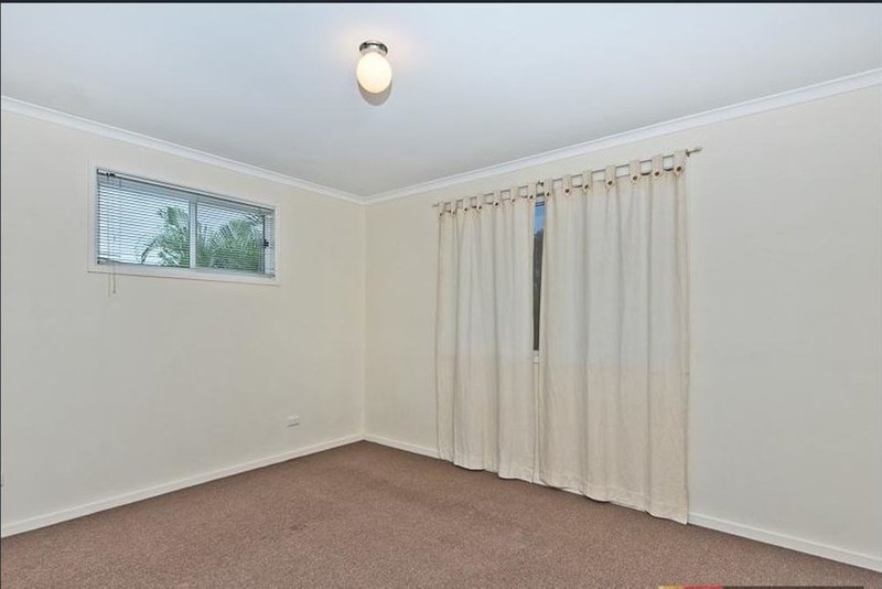 Photo - 5 Eveshan Road, Deception Bay QLD 4508 - Image 6