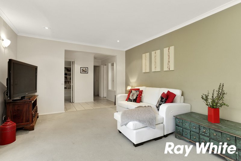 Photo - 5 Exeter Court, Wheelers Hill VIC 3150 - Image 2