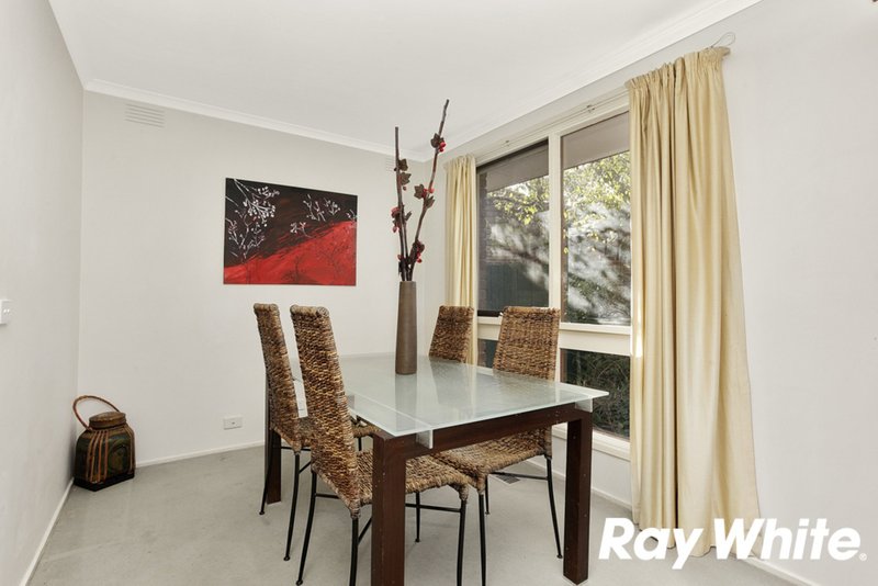 Photo - 5 Exeter Court, Wheelers Hill VIC 3150 - Image 3