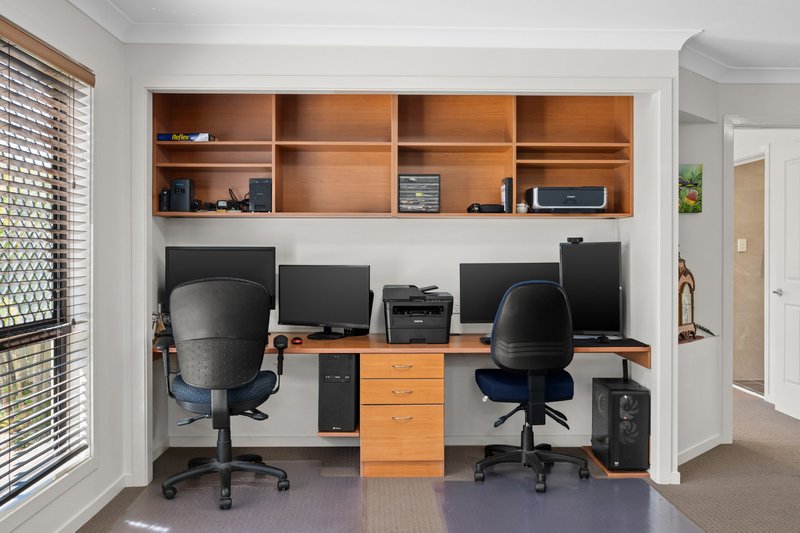 Photo - 5 Exilis Street, Rochedale South QLD 4123 - Image 13