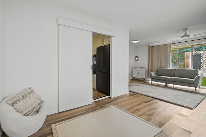 Photo - 5 Eyre Avenue, Petrie QLD 4502 - Image 4