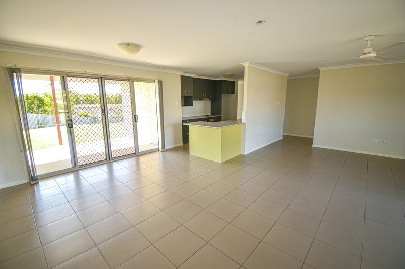 Photo - 5 Eyre Court, Glen Eden QLD 4680 - Image 5