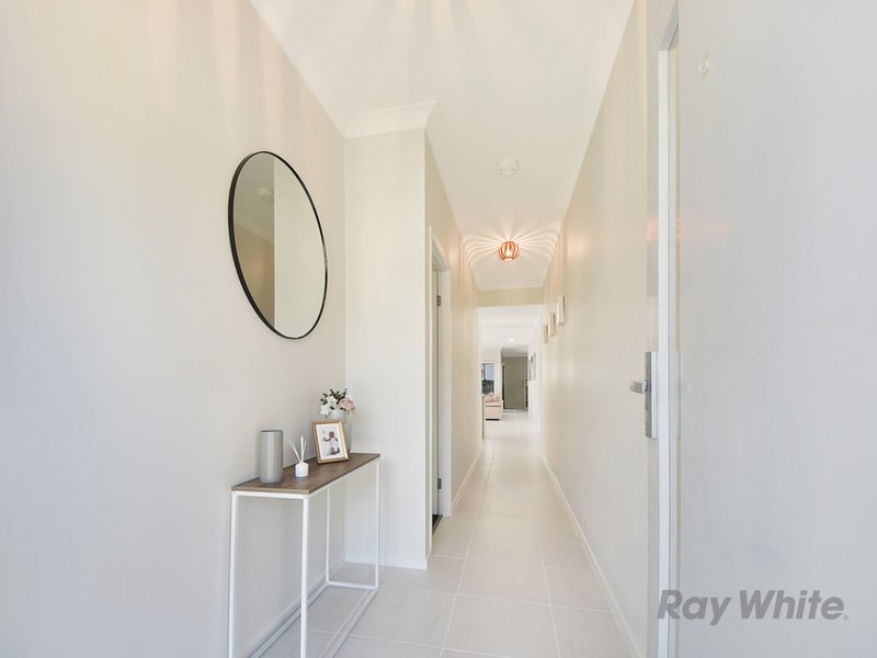 Photo - 5 Fabian Place, Bracken Ridge QLD 4017 - Image 2