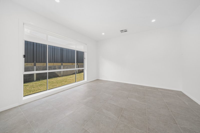 Photo - 5 Fahey Crescent, Appin NSW 2560 - Image 14