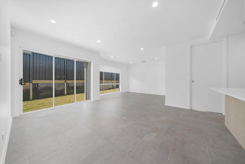 Photo - 5 Fahey Crescent, Appin NSW 2560 - Image 17