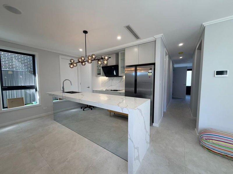Photo - 5 Fairway Drive, Kellyville NSW 2155 - Image 2