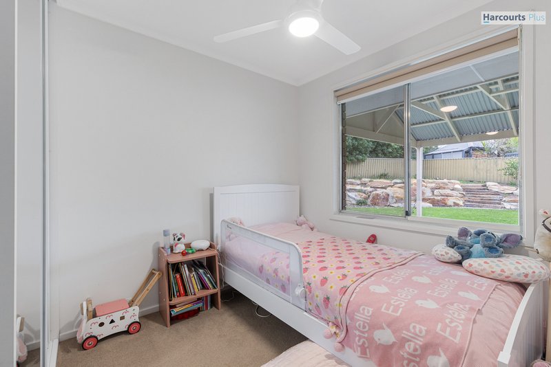 Photo - 5 Falcon Court, Hallett Cove SA 5158 - Image 11