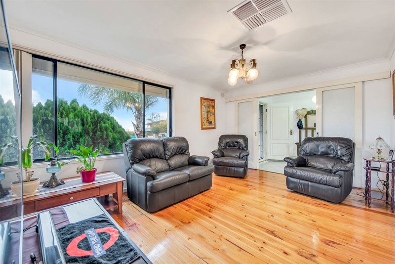 Photo - 5 Falcon Court, Hallett Cove SA 5158 - Image 6