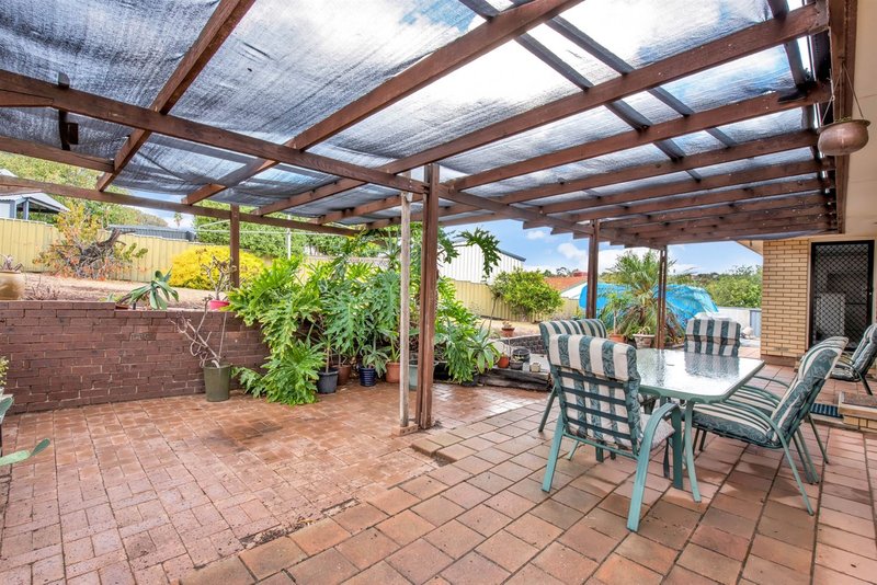 Photo - 5 Falcon Court, Hallett Cove SA 5158 - Image 18