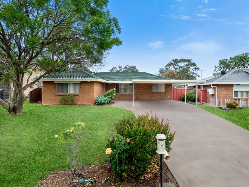 5 Fawkener Place, Werrington County NSW 2747